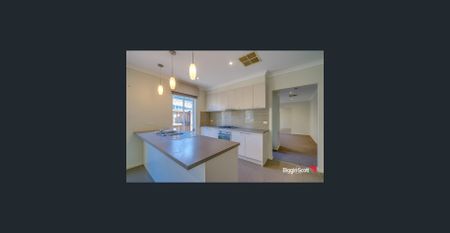 BURBANK EX DISPLAY IN REFLECTIONS ! - Photo 3