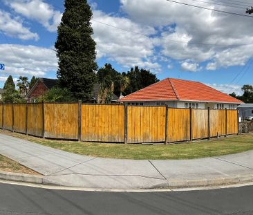 Very nice big house, nice big garden, big garage - Photo 1