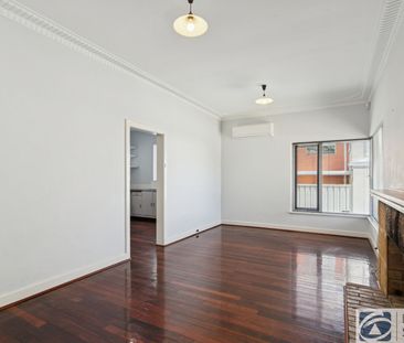 AIR CON, FLOORBOARDS, SPACE FOR A BOAT - Photo 1