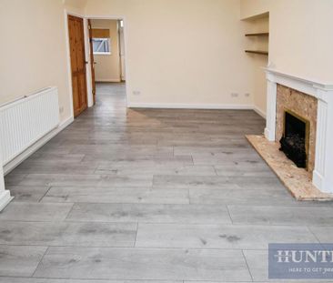 2 bedroom end of terrace house to rent - Photo 2