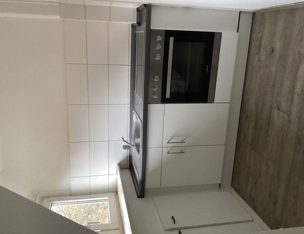 Kleine, renovierte 1,1-Zimmer DG-Single- Wohnung - Foto 1