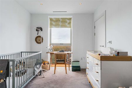 Spectacular two bedroom apartment with a south facing terrace. - Photo 5