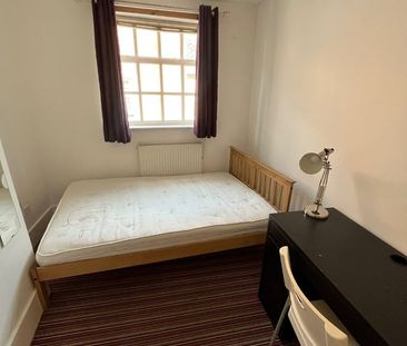 Room in a Shared House, Hockley, NG1 - Photo 1
