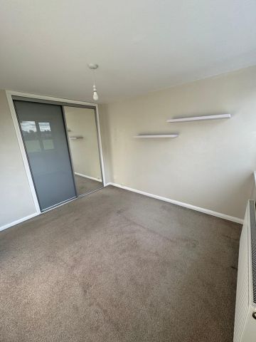 3 Bed Terraced House, Hendre Close, CV5 - Photo 3