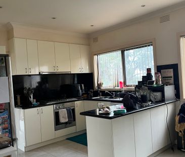 Greensborough - Photo 4