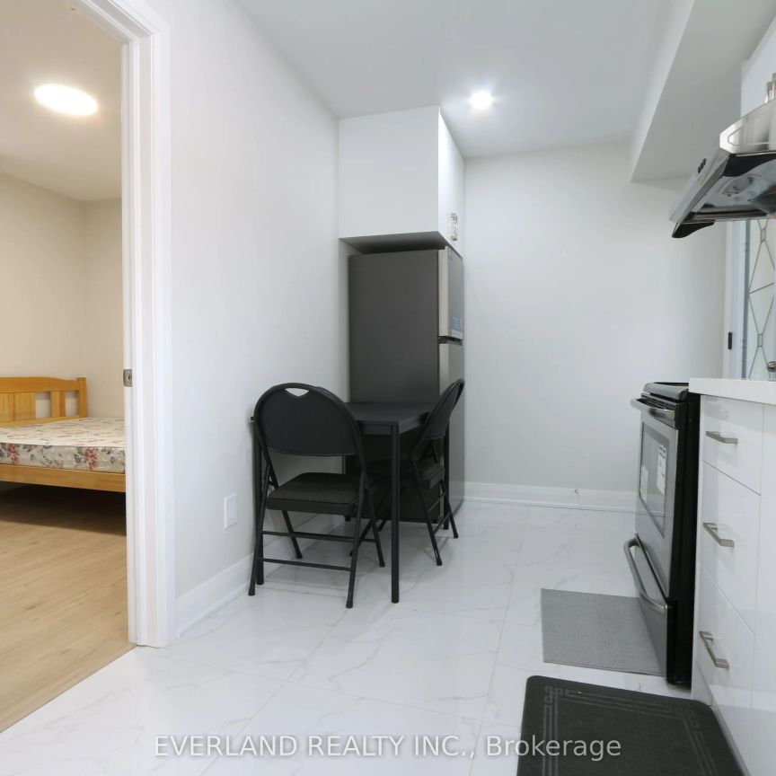 20 Sonmore Drive #Garden House Basement - Photo 1