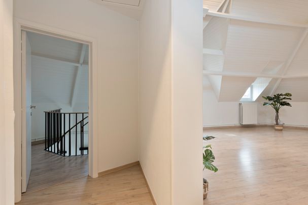 Knap gerenoveerd dakappartement te huur - Photo 1