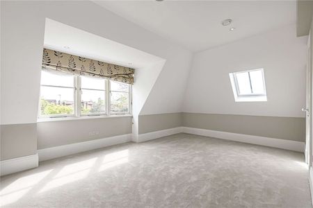 An exceptional detached house on a prestigious Wimbledon road. - Photo 2