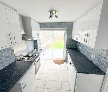 3 bedroom terraced house to rent - Photo 1