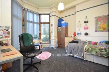 11 Bedroom Student Houses Hyde Park - Photo 2