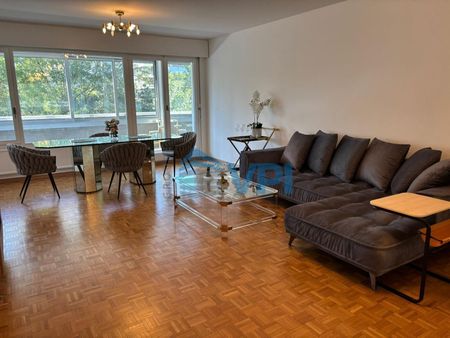 Spacious 4.5 p on the 4th floor for rent at la Gradelle - Photo 3