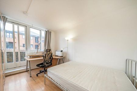4 bedroom flat to rent - Photo 4