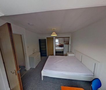 3 bedroom flat to rent - Photo 5