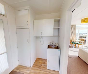 Paraparaumu - 2 Bedrooms - Photo 4