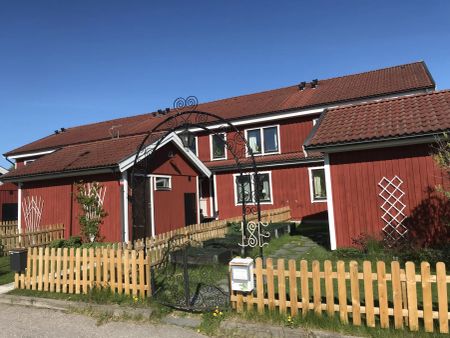 Storvik: Stor fyra med trädgård - Photo 3