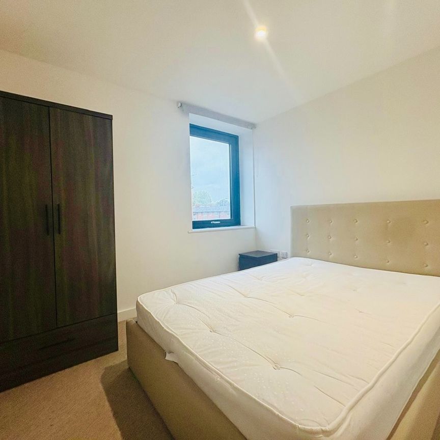 1 Bed Flat, Spinners Way, M15 - Photo 1