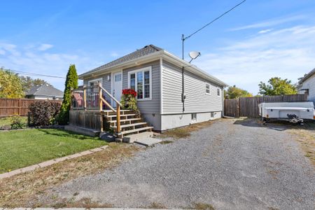 For Lease - 35 Leeper Street, St. Catharines, Ontario - Photo 2