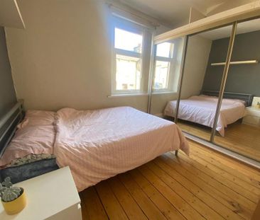 2 bedroom private hall to rent - Photo 3