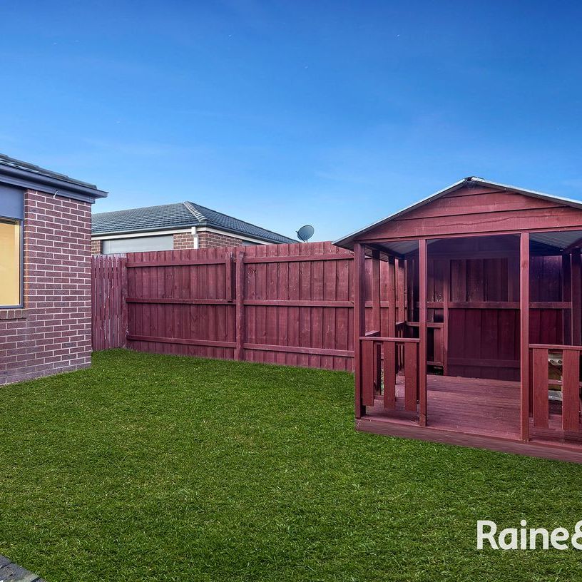 16 Ferrari Drive, Cranbourne East, VIC 3977 - Photo 1