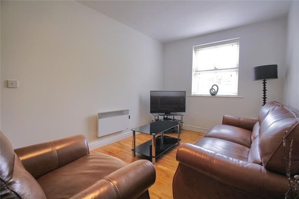 2 bedroom flat to rent - Photo 1
