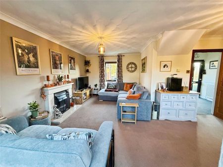 3 bedroom detached house to rent - Photo 2