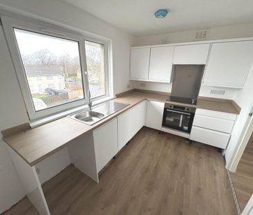 3 bedroom flat to rent - Photo 4