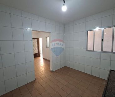 Casa com 2 dorm com vaga na Av. Sumaré Jd Silvia próximo ao Ubs Par... - Foto 1