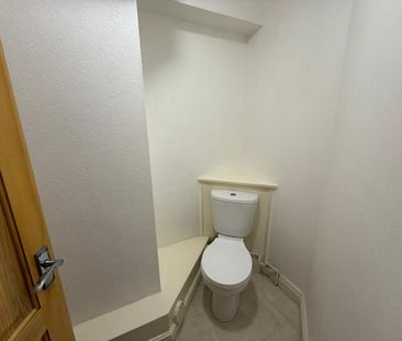 3 bedroom end of terrace house to rent - Photo 6