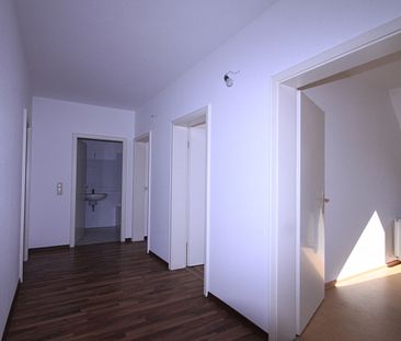 ++ Kaßberg - Gemütliche Dachgeschosswohnung mit Balkon ++ - Photo 4