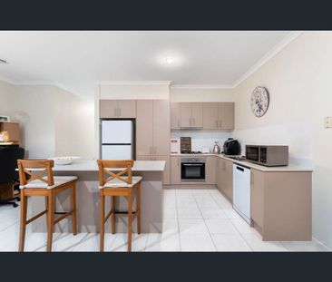 3/16-20 Honeysuckle Close, Pakenham, Vic 3810 - Photo 2