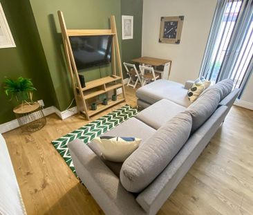 5 bedroom terraced house to rent - Photo 2