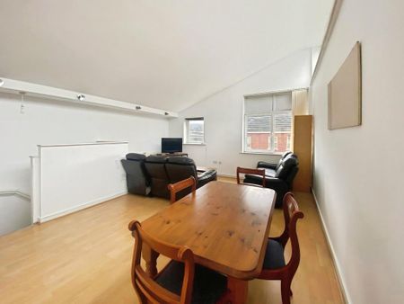 3 bedroom terraced house to rent - Photo 4