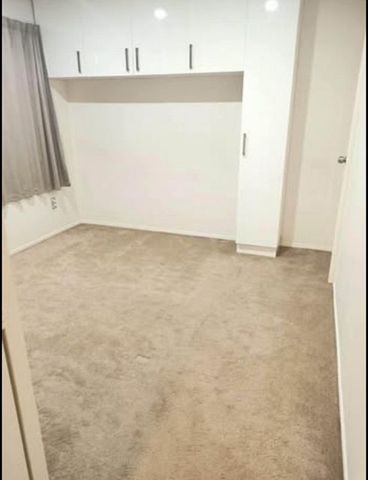 Charming 2BR Unit in Otahuhu - Photo 2