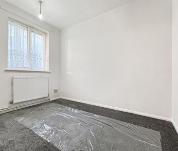 2 bedroom semi-detached bungalow to rent - Photo 6