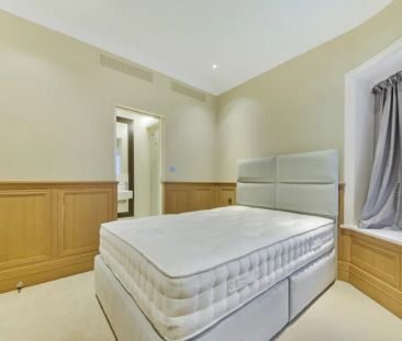 3 bedroom flat in London - Photo 3