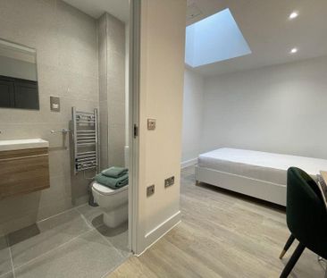 1 bedroom in a house share to rent - Photo 1