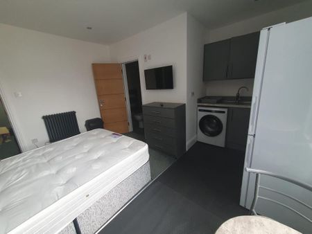 Studio to rent - Photo 5