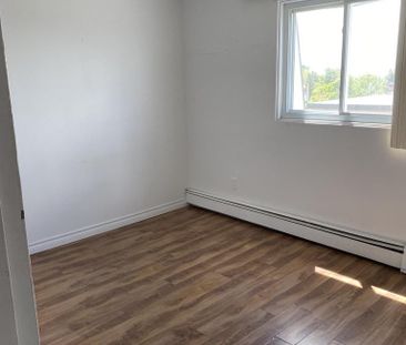 Immeuble - 708 13e Avenue N 708 13e Avenue Nord #42 - Photo 3