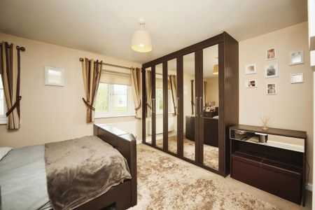 4 bedroom detached house to rent - Photo 4