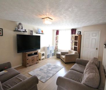 3 bedroom semi-detached house to rent - Photo 6