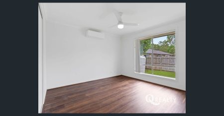 🏡 Family Perfect Home! Walk to Fernbrooke State School - Photo 3