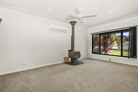 Three Bedroom Home - Photo 4