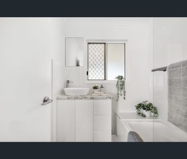 20 Bronzewing Crescent, Deception Bay, Qld 4508 - Photo 2