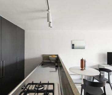 Stylish Furnished Apartment – Resort-Style Living at Rushcutters Bay - Photo 3