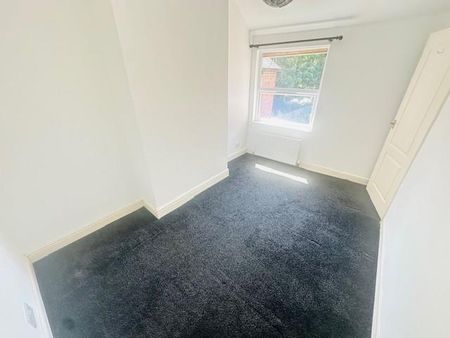 2 bedroom end of terrace house to rent - Photo 3