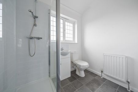 1 bedroom in a house share to rent - Photo 5