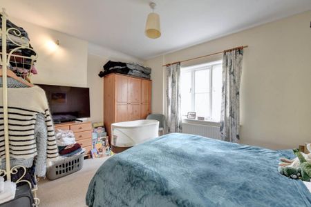 2 bedroom semi-detached house to rent - Photo 2