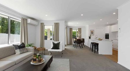 Modern Private Home - Photo 2