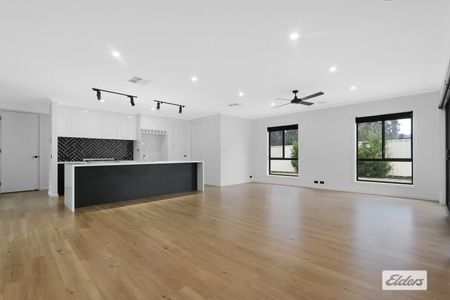 Beautifully family home! - Photo 2