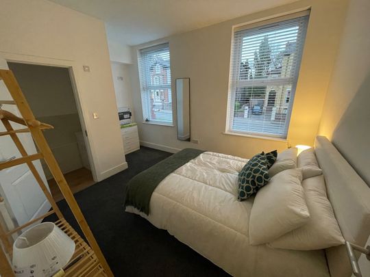 2 Bed Flat, Liverpool, L17 - Photo 1